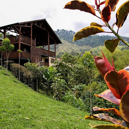 Tominejo Ecolodge - Casas En Los Arboles Neira Bagian luar foto